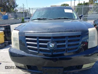 2007 Cadillac Escalade EXT with VIN 3GYFK62807G174788, listed as a IAAI auction lot 41932450 with 183,031 mi miles. Bid and sale history available at carsss.com. Image 11.