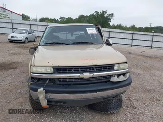 2000 Chevrolet Silverado 1500 LS with VIN 2GCEK19T3Y1308251, listed as a IAAI auction lot 40804829 with 407,782 mi miles. Bid and sale history available at carsss.com. Image 10.