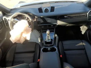 2023 Porsche Cayenne z VIN WP1BA2AYXPDA25379, wystawiony jako Copart lot #38891303 z przebiegiem Nie podano mil oraz . Historia ofert i sprzedaży dostępna na DreamBid. Obrazek 8.