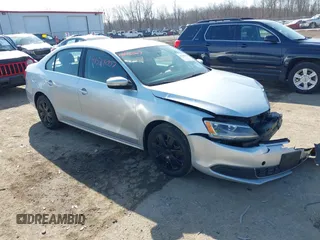 2013 Volkswagen Jetta SE z VIN 3VWDP7AJ2DM383940, wystawiony jako IAAI lot #41588007 z przebiegiem 124 115 mil mil oraz . Historia ofert i sprzedaży dostępna na DreamBid. Obrazek 1.