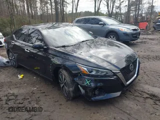 2019 Nissan Altima 2.5 SV with VIN 1N4BL4DV2KC220096, listed as a IAAI auction lot 41802662 with 77,941 mi miles. Bid and sale history available at carsss.com. Image 1.