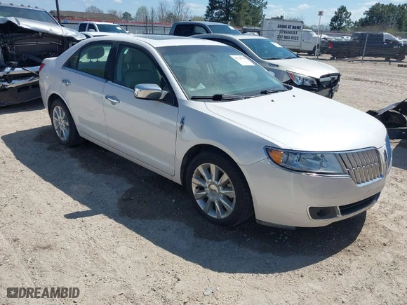 2011 Lincoln MKZ with VIN 3LNHL2GC2BR752903, listed as a IAAI auction lot 41758756 with 100,686 mi miles. Bid and sale history available at carsss.com. Image 1.