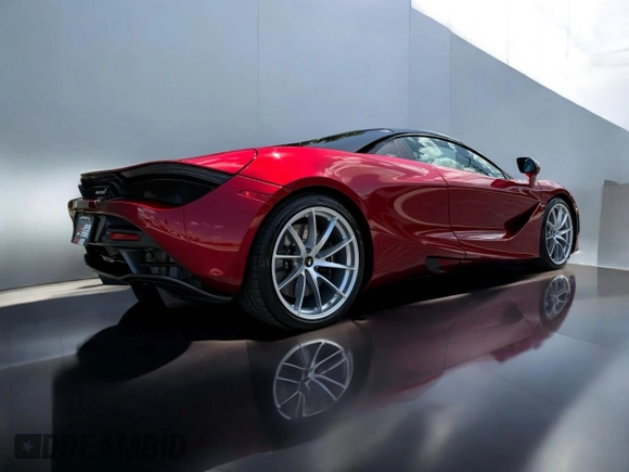 2022 McLaren 720S z VIN SBM14FCA2NW006XXX, wystawiony jako Copart lot #53583055 z przebiegiem 9223 mil mil oraz Tytuł czysty. Historia ofert i sprzedaży dostępna na DreamBid. Obrazek 4.