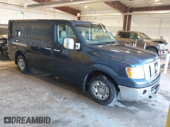 2017 Nissan NV SL z VIN 5BZAF0AA6HN852913, wystawiony jako IAAI lot #41686657 z przebiegiem 88 182 mil mil oraz . Historia ofert i sprzedaży dostępna na DreamBid. Obrazek 1.