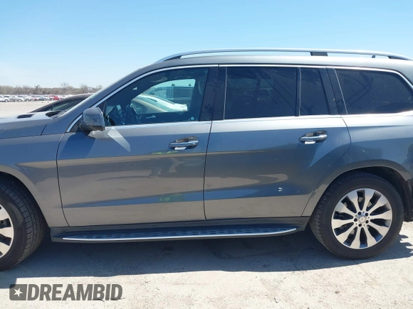 2017 Mercedes-Benz GLS 450 z VIN 4JGDF6EE9HA829030, wystawiony jako IAAI lot #41861336 z przebiegiem 107 836 mil mil oraz . Historia ofert i sprzedaży dostępna na DreamBid. Obrazek 14.