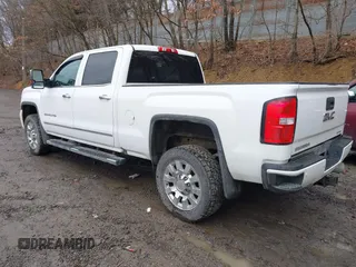 2019 GMC Sierra 2500HD Denali with VIN 1GT12SEY8KF226666, listed as a IAAI auction lot 41717939 with 45,325 mi miles. Bid and sale history available at carsss.com. Image 3.