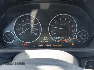 2013 BMW 3 Series 328i xDrive с VIN WBA3B3C51DF543955, выставлен на аукционе IAAI как лот 42510430 с пробегом 87 280 миль миль и . История ставок и продаж доступна на DreamBid. Изображение 7.