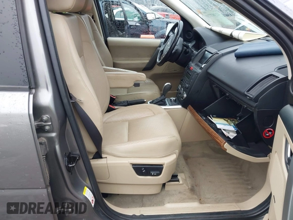 2010 Land Rover LR2 HSE z VIN SALFT2BNXAH208548, wystawiony jako IAAI lot #42387739 z przebiegiem 147 093 mil mil oraz . Historia ofert i sprzedaży dostępna na DreamBid. Obrazek 5.