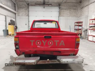 1987 Toyota Pickup with VIN JT4RN50R8H0221202, listed as a IAAI auction lot 40500429 with 304,229 mi miles and . Bid and sale history available at DreamBid. Image 16.
