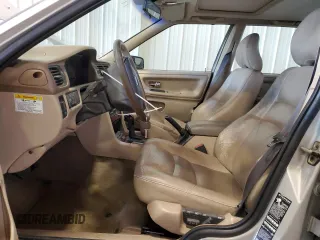 2000 Volvo S70 z VIN YV1LS56D5Y2653853, wystawiony jako Copart lot #75945864 z przebiegiem 226 988 mil mil oraz Szkody całkowita. Historia ofert i sprzedaży dostępna na DreamBid. Obrazek 7.