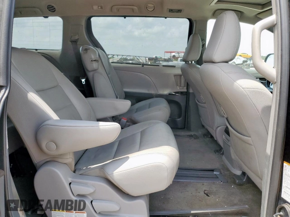 2018 Toyota Sienna XLE Auto Access Seat with VIN 5TDYZ3DC3JS937714, listed as a Copart auction lot 57392425 with 212,231 mi miles and Salvage title. Bid and sale history available at DreamBid. Image 11.