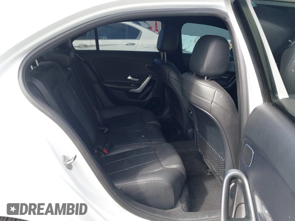 2020 Mercedes-Benz A 220 z VIN WDD3G4EB4LW038378, wystawiony jako IAAI lot #42042782 z przebiegiem 72 198 mil mil oraz . Historia ofert i sprzedaży dostępna na DreamBid. Obrazek 8.