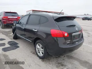 2015 Nissan Rogue S z VIN JN8AS5MT5FW154441, wystawiony jako IAAI lot #41592444 z przebiegiem 150 214 mil mil oraz . Historia ofert i sprzedaży dostępna na DreamBid. Obrazek 3.
