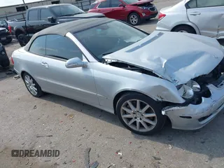 2007 Mercedes-Benz CLK 350 z VIN WDBTK56F57T080161, wystawiony jako IAAI lot #42291070 z przebiegiem 64 689 mil mil oraz . Historia ofert i sprzedaży dostępna na DreamBid. Obrazek 1.