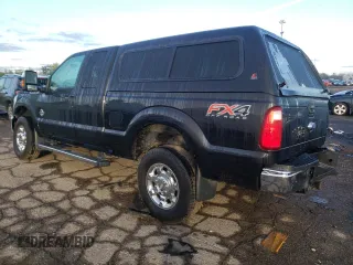 2013 Ford F-250 XL with VIN 1FT7X2BT5DEB44617, listed as a Copart auction lot 72566734 with 117,798 mi miles and Clean Title. Bid and sale history available at DreamBid. Image 2.