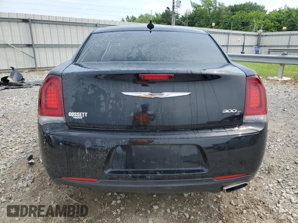 2019 Chrysler 300 S z VIN 2C3CCABG0KH565971, wystawiony jako Copart lot #56640265 z przebiegiem Nie podano mil oraz Czysty tytuł • Clean title. Historia ofert i sprzedaży dostępna na DreamBid. Obrazek 6.
