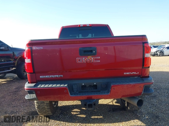 2018 GMC Sierra 2500HD Denali z VIN 1GT12UEY6JF272619, wystawiony jako IAAI lot #41743216 z przebiegiem 165 231 mil mil oraz . Historia ofert i sprzedaży dostępna na DreamBid. Obrazek 16.