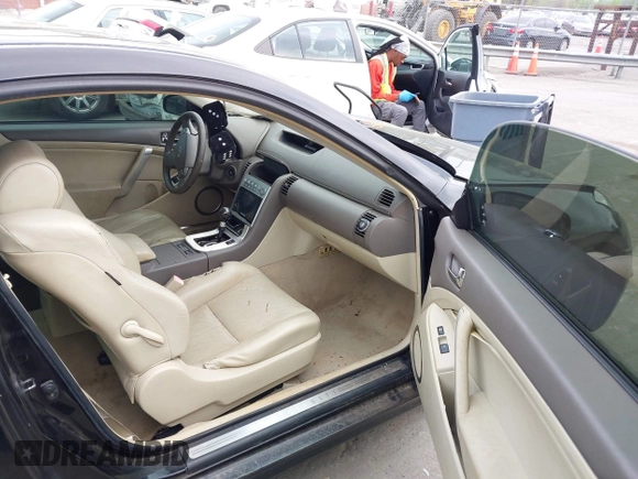 2005 Infiniti G35 with VIN JNKCV54E25M402831, listed as a IAAI auction lot 41965886 with 122,597 mi miles. Bid and sale history available at carsss.com. Image 5.