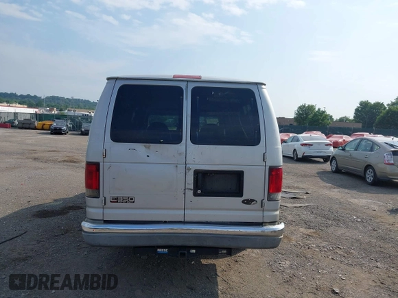 2002 Ford Econoline Passenger XL с VIN 1FBSS31L22HB33221, выставлен на аукционе IAAI как лот 42613580 с пробегом 196 057 миль миль и . История ставок и продаж доступна на DreamBid. Изображение 16.