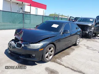 2013 BMW 3 Series 328i z VIN WBA3C1C56DF438426, wystawiony jako IAAI lot #42052101 z przebiegiem 180 524 mil mil oraz . Historia ofert i sprzedaży dostępna na DreamBid. Obrazek 2.