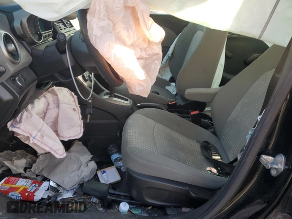 2015 Chevrolet Sonic LS z VIN 1G1JA5SG9F4128675, wystawiony jako Copart lot #88604995 z przebiegiem 124 289 mil mil oraz Szkoda całkowita • Salvage title. Historia ofert i sprzedaży dostępna na DreamBid. Obrazek 7.