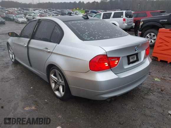 2011 BMW 3 Series 328i with VIN WBAPH7G57BNN05781, listed as a IAAI auction lot 41550247 with 171,356 mi miles. Bid and sale history available at carsss.com. Image 3.