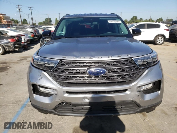 2024 Ford Explorer XLT with VIN 1FMSK7DHXRGA32630, listed as a Copart auction lot 68529784 with 884 mi miles and Salvage Title. Bid and sale history available at carsss.com. Image 5.
