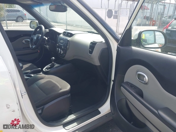 2016 Kia Soul with VIN KNDJN2A21G7403486, listed as a IAAI auction lot 41913168 with 119,247 mi miles. Bid and sale history available at carsss.com. Image 5.