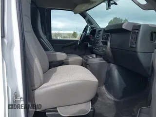 2020 Chevrolet Express Cargo с VIN 1GCWGAFP3L1272525, выставлен на аукционе IAAI как лот 41914132 с пробегом 90 857 миль миль и . История ставок и продаж доступна на DreamBid. Изображение 5.