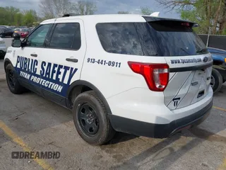 2017 Ford Police Interceptor Utility z VIN 1FM5K8AR9HGB92870, wystawiony jako IAAI lot #41998262 z przebiegiem 131 343 mil mil oraz . Historia ofert i sprzedaży dostępna na DreamBid. Obrazek 3.
