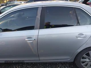 2007 Volkswagen Jetta 2.5 z VIN 3VWRG71K37M029136, wystawiony jako IAAI lot #41291108 z przebiegiem 219 980 mil mil oraz . Historia ofert i sprzedaży dostępna na DreamBid. Obrazek 14.