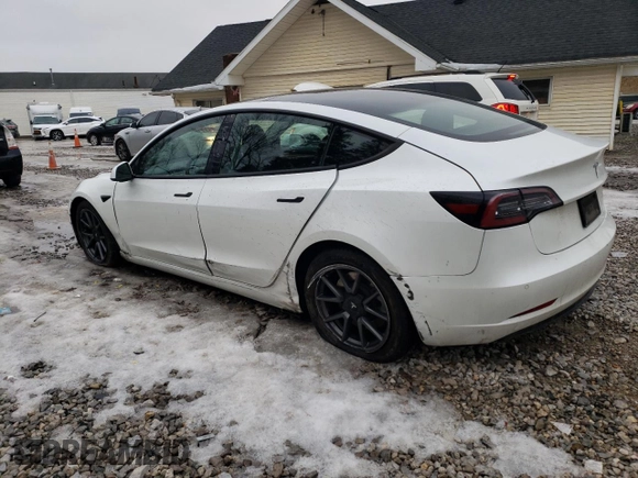 2022 Tesla Model 3 z VIN 5YJ3E1EAXNF118748, wystawiony jako Copart lot #43690075 z przebiegiem 52 494 mil mil oraz Szkoda całkowita • Salvage title. Historia ofert i sprzedaży dostępna na DreamBid. Obrazek 2.
