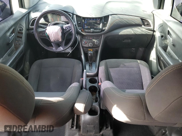 2021 Chevrolet Trax LS z VIN KL7CJKSB1MB303476, wystawiony jako Copart lot #58230595 z przebiegiem 55 397 mil mil oraz Szkoda całkowita • Salvage title. Historia ofert i sprzedaży dostępna na DreamBid. Obrazek 8.