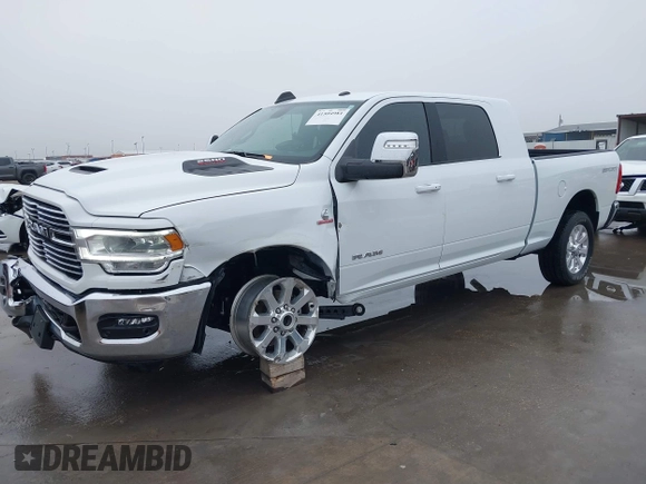 2024 Ram 2500 Laramie z VIN 3C6UR5NL7RG143695, wystawiony jako IAAI lot #41504981 z przebiegiem 6 511 mil mil oraz . Historia ofert i sprzedaży dostępna na DreamBid. Obrazek 18.