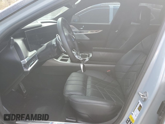 2023 BMW 7 Series 760i xDrive with VIN WBA33EJ09PCN46611, listed as a Copart auction lot 44601795 with 28,497 mi miles and Salvage title. Bid and sale history available at DreamBid. Image 7.