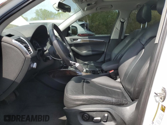 2014 Audi Q5 Premium Plus with VIN WA1LFAFP2EA098627, listed as a Copart auction lot 53249185 with 225,246 mi miles and Salvage Title. Bid and sale history available at carsss.com. Image 7.