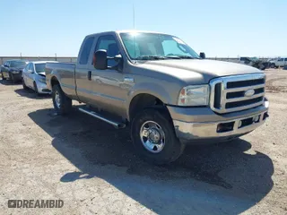 2006 Ford Super Duty F-250 XL with VIN 1FTSX21546ED26258, listed as a IAAI auction lot 41955012 with 186,711 mi miles. Bid and sale history available at carsss.com. Image 1.