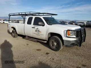 2011 GMC Sierra 2500HD Work Truck z VIN 1GT22ZCG8BZ312243, wystawiony jako Copart lot #83358544 z przebiegiem 186 584 mil mil oraz Szkoda całkowita • Salvage title. Historia ofert i sprzedaży dostępna na DreamBid. Obrazek 4.