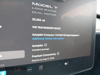 2024 Tesla Model Y Long Range z VIN 7SAYGDEE5RF130335, wystawiony jako IAAI lot #42250979 z przebiegiem 20 300 mil mil oraz . Historia ofert i sprzedaży dostępna na DreamBid. Obrazek 7.