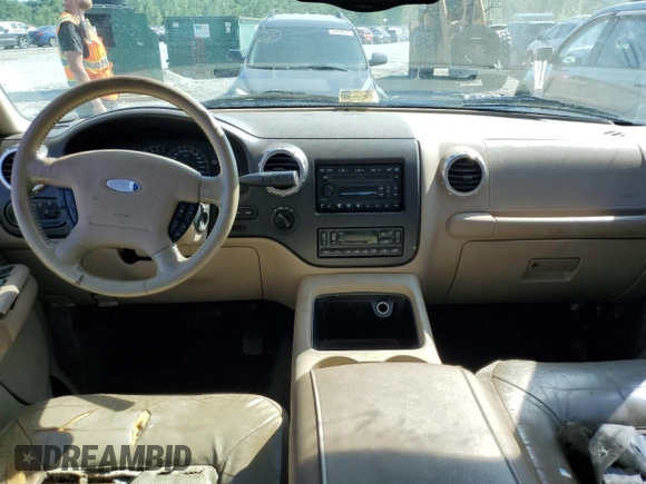 2003 Ford Expedition Eddie Bauer z VIN 1FMFU18L23LC21326, wystawiony jako Copart lot #54671085 z przebiegiem 186 518 mil mil oraz Szkoda całkowita • Salvage title. Historia ofert i sprzedaży dostępna na DreamBid. Obrazek 8.