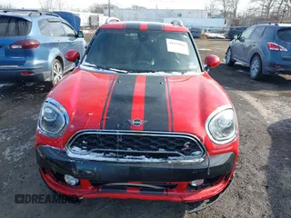 2019 MINI Countryman Cooper S with VIN WMZYT5C57K3E69637, listed as a IAAI auction lot 41379982 with 100,891 mi miles. Bid and sale history available at carsss.com. Image 10.