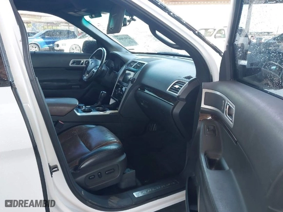 2011 Ford Explorer Limited with VIN 1FMHK8F8XBGA07245, listed as a IAAI auction lot 41914442 with 253,009 mi miles. Bid and sale history available at carsss.com. Image 5.