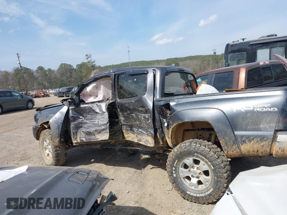 2015 Toyota Tacoma with VIN 5TFLU4EN9FX111322, listed as a IAAI auction lot 41621064 with 1 mi miles. Bid and sale history available at carsss.com. Image 13.