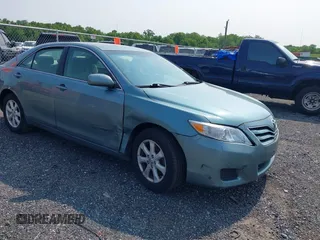 2010 Toyota Camry z VIN 4T4BF3EK9AR078520, wystawiony jako IAAI lot #42419347 z przebiegiem 208 053 mil mil oraz . Historia ofert i sprzedaży dostępna na DreamBid. Obrazek 1.