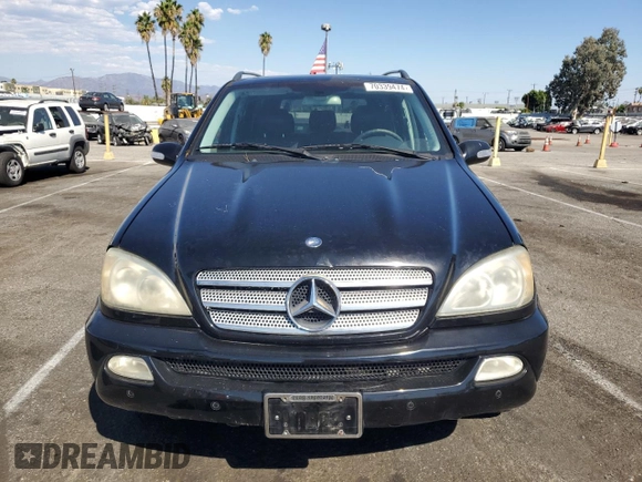 2005 Mercedes-Benz M 500 z VIN 4JGAB75E95A564285, wystawiony jako Copart lot #70339474 z przebiegiem 134 928 mil mil oraz Czysty tytuł • Clean title. Historia ofert i sprzedaży dostępna na DreamBid. Obrazek 5.