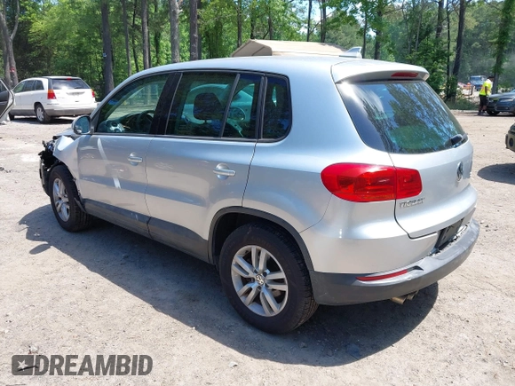 2012 Volkswagen Tiguan SE z VIN WVGAV7AX8CW542695, wystawiony jako IAAI lot #42270445 z przebiegiem 125 419 mil mil oraz . Historia ofert i sprzedaży dostępna na DreamBid. Obrazek 3.