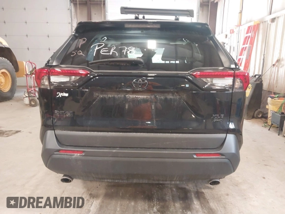 2022 Toyota RAV4 XLE Premium z VIN 2T3A1RFV1NW311285, wystawiony jako IAAI lot #42242488 z przebiegiem 51 678 mil mil oraz . Historia ofert i sprzedaży dostępna na DreamBid. Obrazek 16.