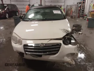 2005 Chrysler Sebring Limited with VIN 1C3EL65R55N627833, listed as a IAAI auction lot 41722397 with 61,742 mi miles and . Bid and sale history available at DreamBid. Image 12.