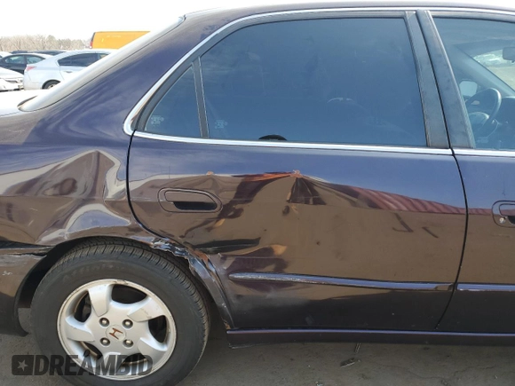1998 Honda Accord EX z VIN 1HGCG6670WA227791, wystawiony jako Copart lot #49052565 z przebiegiem 159 332 mil mil oraz Szkoda całkowita • Salvage title. Historia ofert i sprzedaży dostępna na DreamBid. Obrazek 10.
