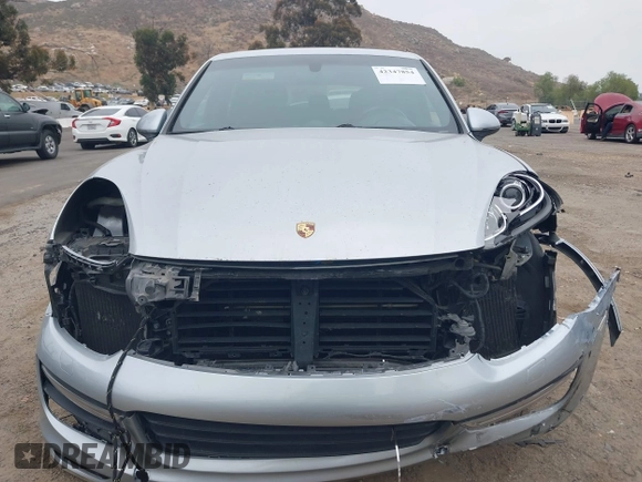 2017 Porsche Cayenne S z VIN WP1AB2A2XHLA51668, wystawiony jako IAAI lot #42347854 z przebiegiem 85 227 mil mil oraz . Historia ofert i sprzedaży dostępna na DreamBid. Obrazek 12.